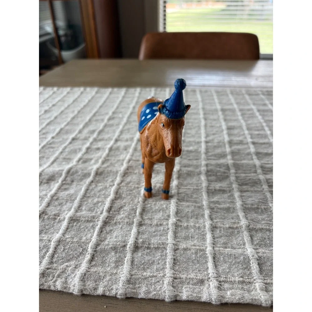 Party animal horse cake topper Ankyo brand